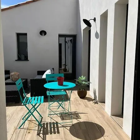 Piscine Et Par Acces Prive A 200m *